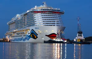 Passage der Dockschleuse in Papenburg