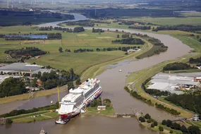 Überführung der Genting Dream