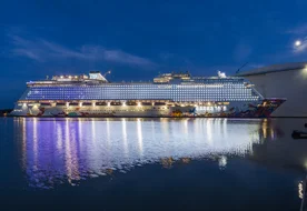 Die beleuchtete Genting Dream
